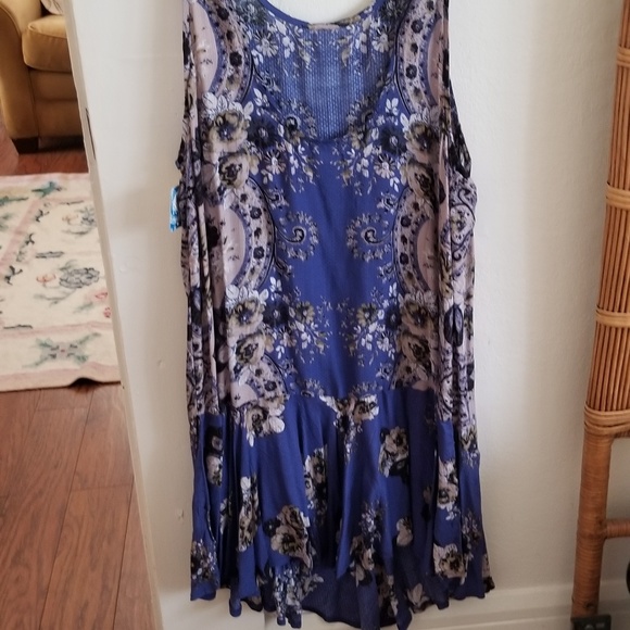 Tunic - Picture 2 of 3